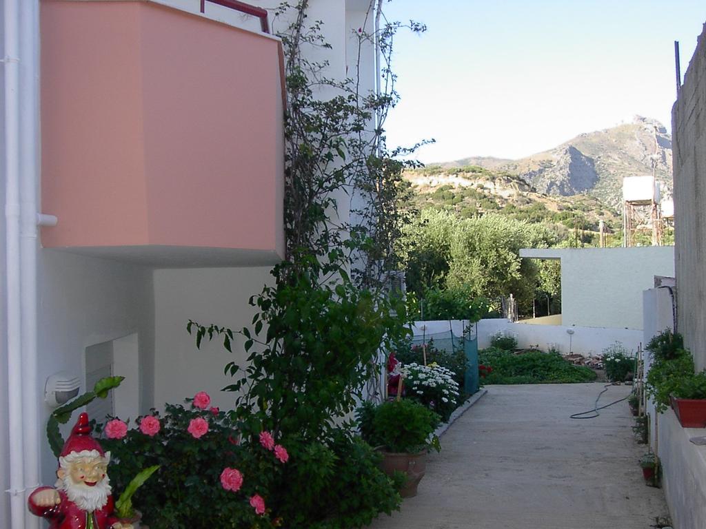 Xenos Apartments Keratókambos Dış mekan fotoğraf